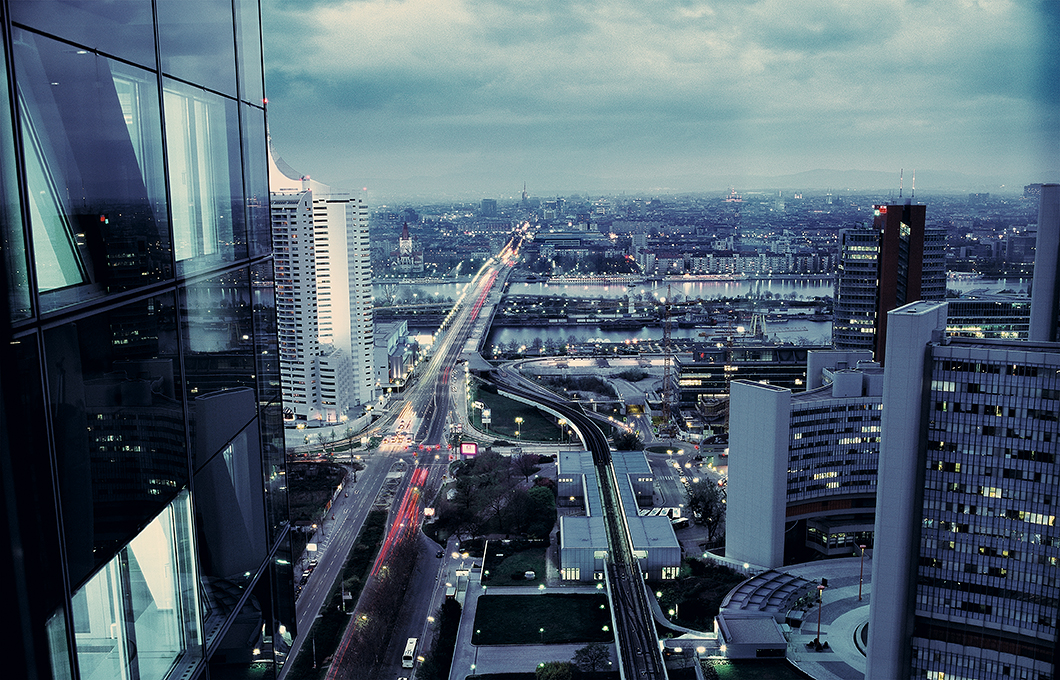 Wien-Blick, verschiedene Werbungen, u.a. Uniqa Versicherung